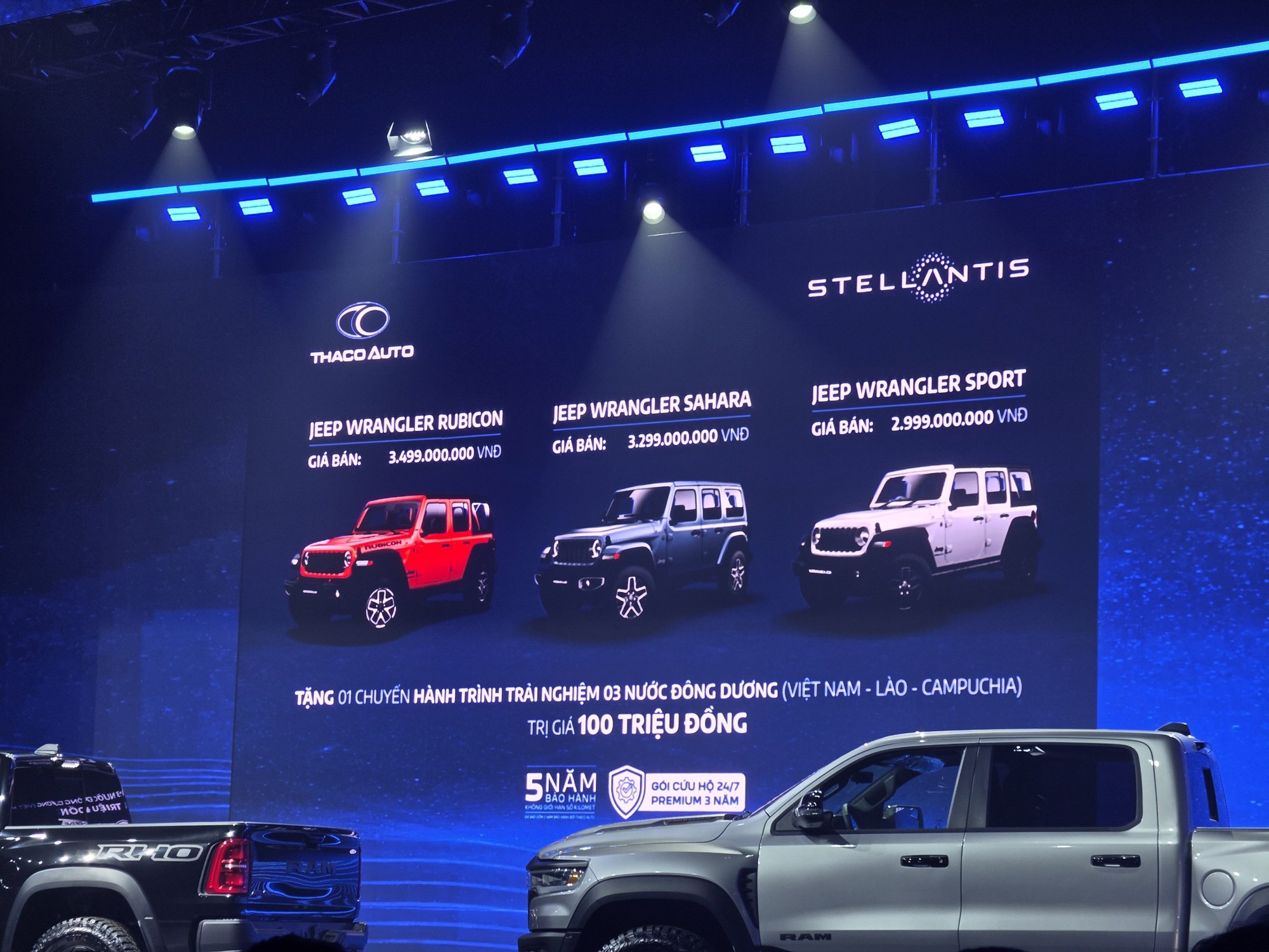 Jeep Wrangler, Ram 1500 't&aacute;i xuất' Việt Nam: SUV địa h&igrave;nh biểu tượng từ 2,999 tỷ đồng, b&aacute;n tải 540 m&atilde; lực mạnh nhất ph&acirc;n kh&uacute;c đắt ngang Porsche Cayenne- Ảnh 1.