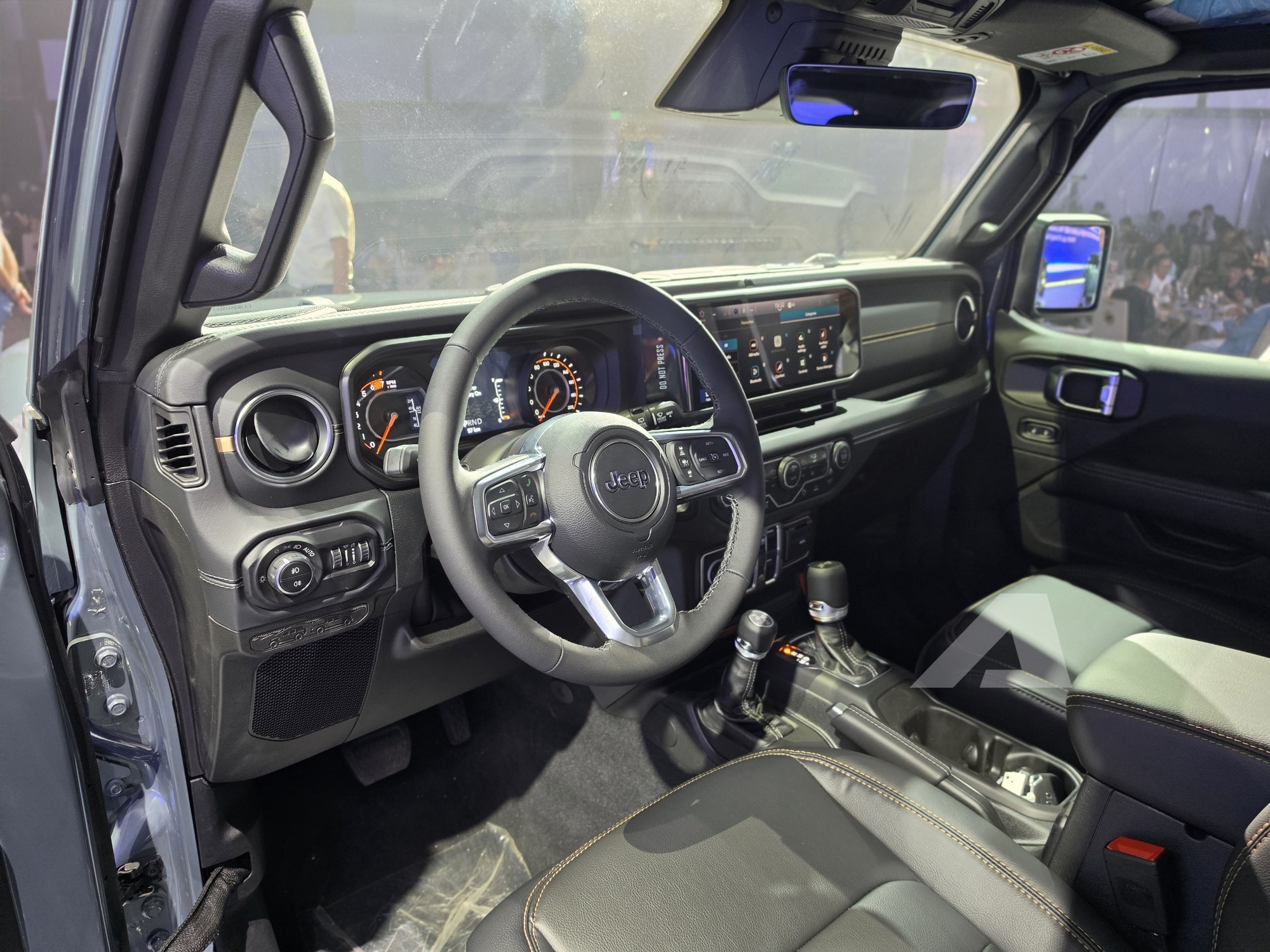 Jeep Wrangler, Ram 1500 't&aacute;i xuất' Việt Nam: SUV địa h&igrave;nh biểu tượng từ 2,999 tỷ đồng, b&aacute;n tải 540 m&atilde; lực mạnh nhất ph&acirc;n kh&uacute;c đắt ngang Porsche Cayenne- Ảnh 5.