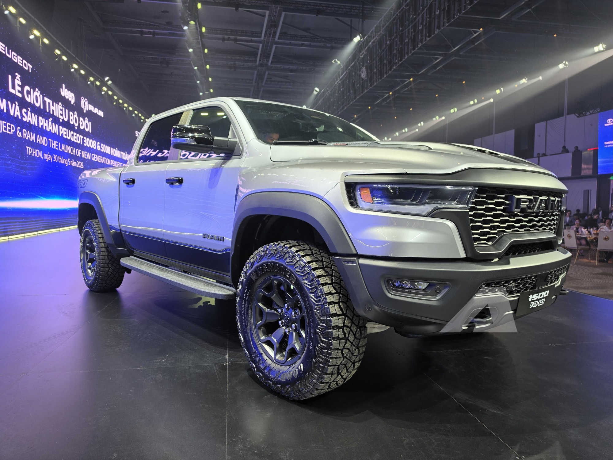 Jeep Wrangler, Ram 1500 't&aacute;i xuất' Việt Nam: SUV địa h&igrave;nh biểu tượng từ 2,999 tỷ đồng, b&aacute;n tải 540 m&atilde; lực mạnh nhất ph&acirc;n kh&uacute;c đắt ngang Porsche Cayenne- Ảnh 6.