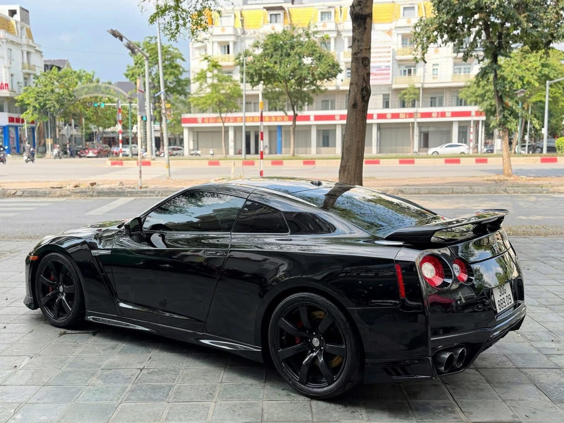 Nissan GT-R R35 rao gi&aacute; hơn 15 tỷ đồng: 17 năm tuổi nhưng mạnh như si&ecirc;u xe đời mới, tiền độ ngang Mercedes-Benz S-Class 'đập hộp'- Ảnh 5.