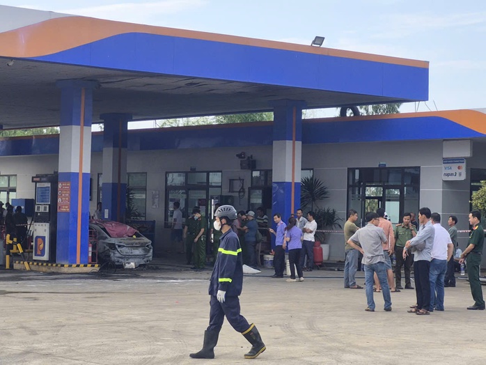 Vụ ch&aacute;y xe l&agrave;m 2 người chết: Xuất hiện t&agrave;i khoản mạng x&atilde; hội nhận l&agrave; t&agrave;i xế- Ảnh 2.