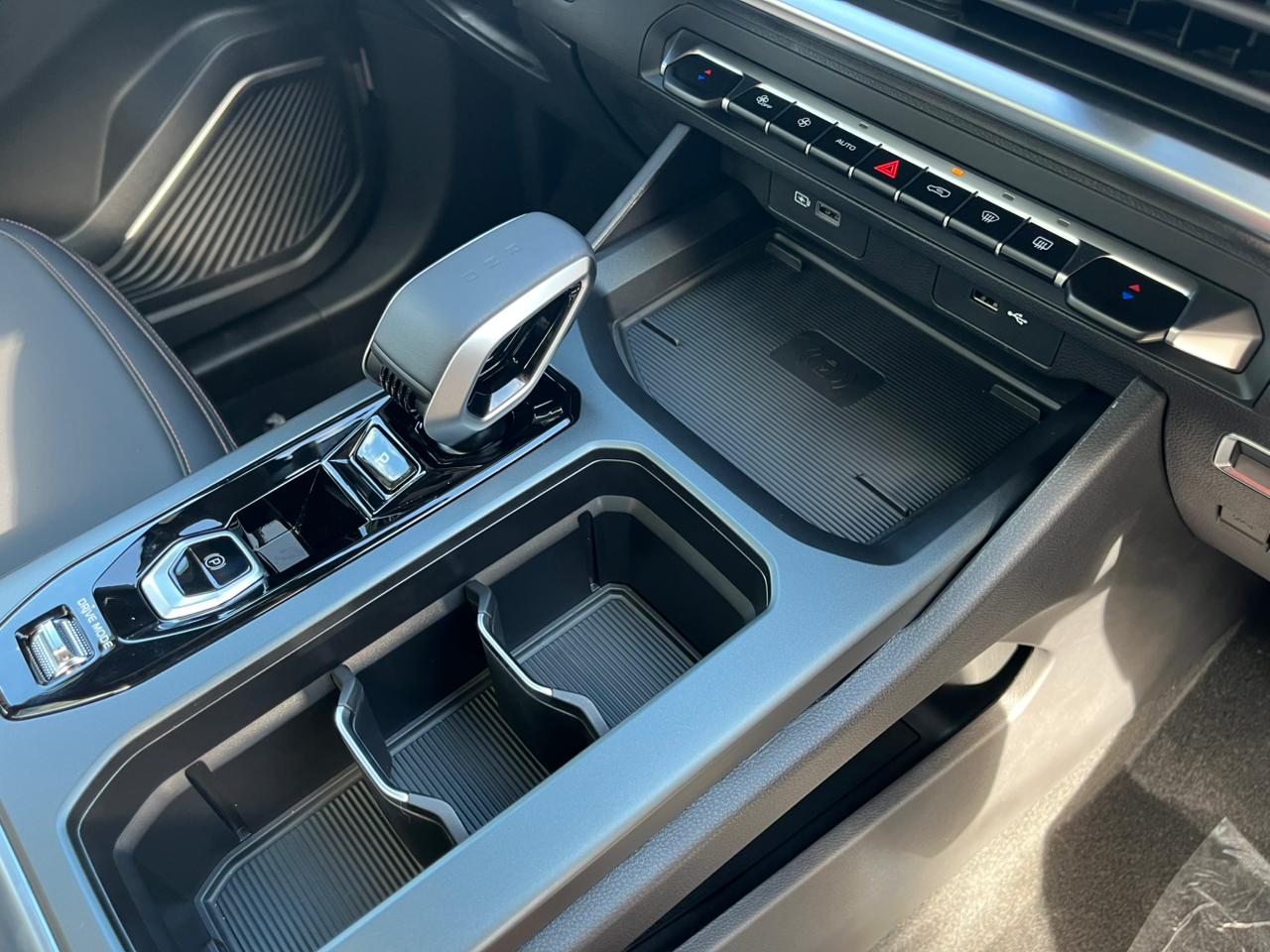 Geely Okavango sắp về Việt Nam: Gi&aacute; dự kiến từ 760 triệu đồng, 7 chỗ, ngang cỡ Santa Fe, c&oacute; ADAS- Ảnh 11.