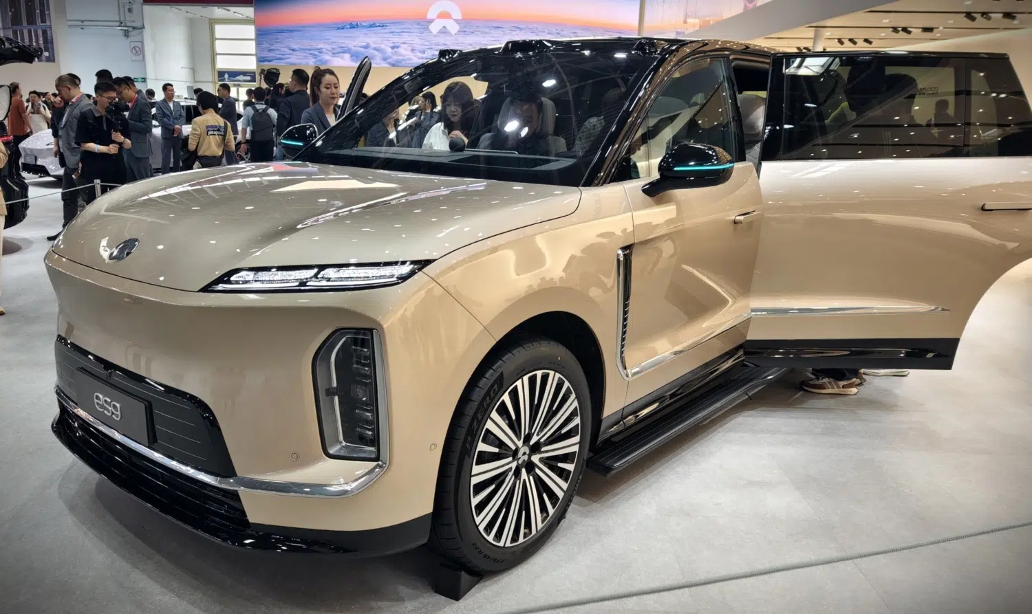 H&agrave;ng loạt SUV 'khủng' tr&ecirc;n 5m đổ bộ, to hơn Land Cruiser, rẻ ngang Toyota Vios- Ảnh 5.