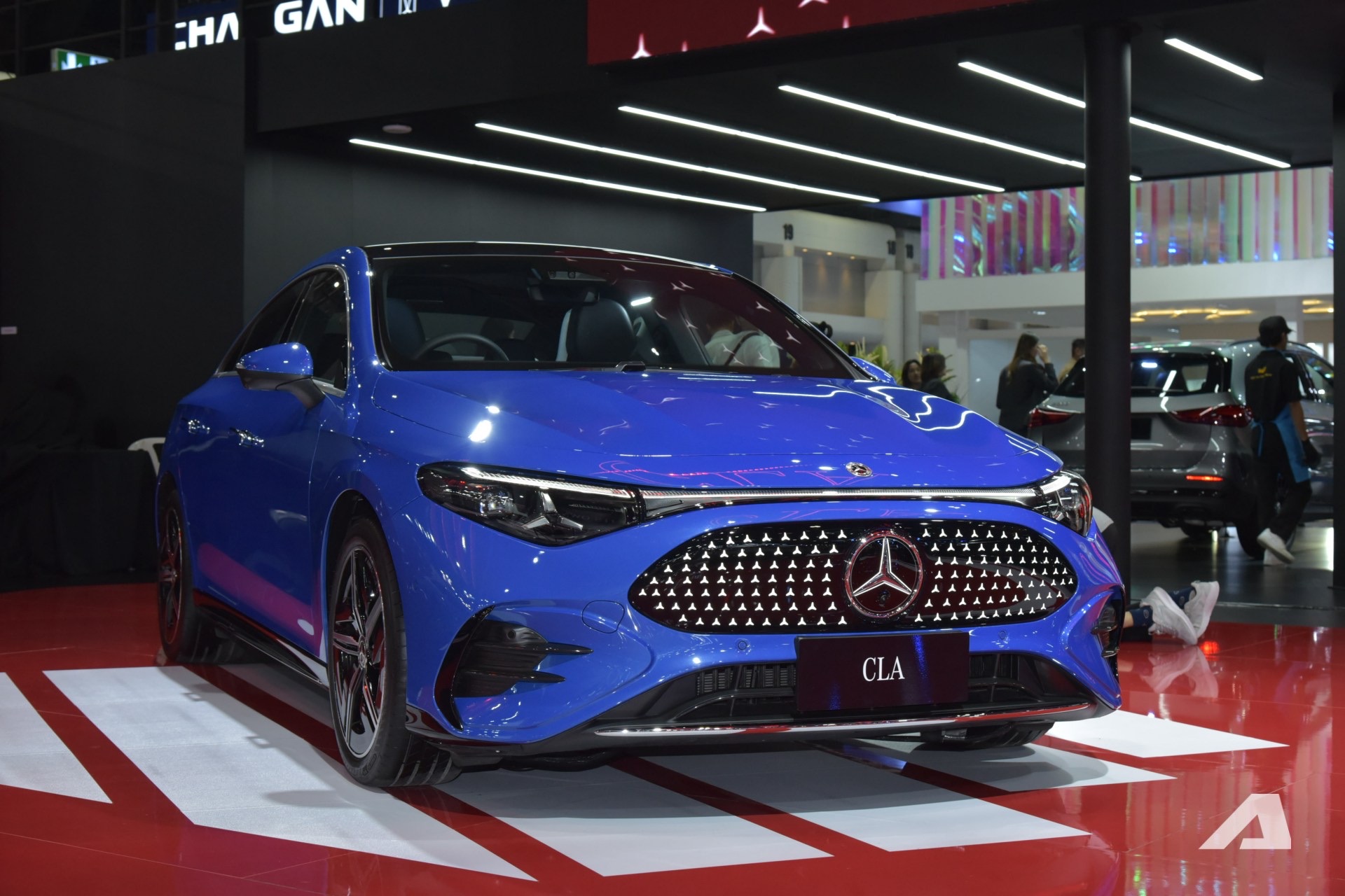 Mercedes-Benz CLA 2026 gi&aacute; dự kiến từ gần 1,7 tỷ đồng tại Việt Nam: C&oacute; g&oacute;i thể thao, mạnh hơn 220hp, chạy tới hơn 500km/sạc- Ảnh 1.