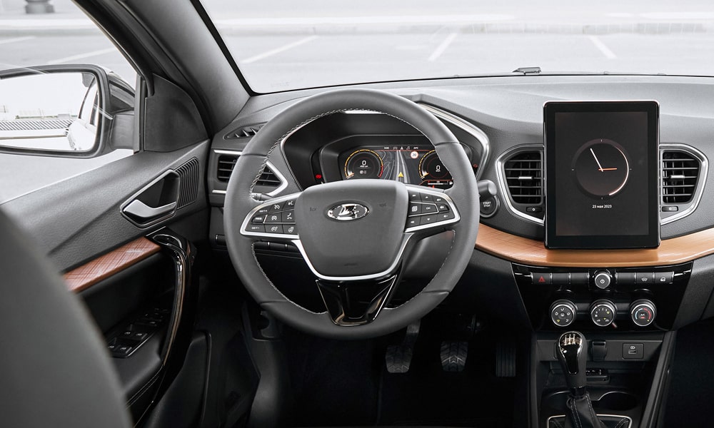 Lada Vesta SW Cross lộ gi&aacute; 549 triệu đồng tại Việt Nam: Ngang cỡ Mazda3, m&agrave;n h&igrave;nh kiểu Volvo, từng c&oacute; chiếc lăn b&aacute;nh tr&ecirc;n đường- Ảnh 13.