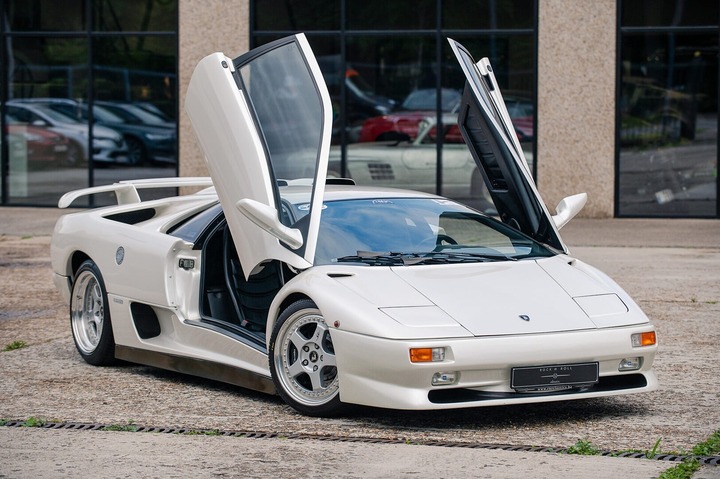 Lamborghini Diablo của Victoria&rsquo;s Secret t&aacute;i xuất sau 14 năm mất t&iacute;ch- Ảnh 5.