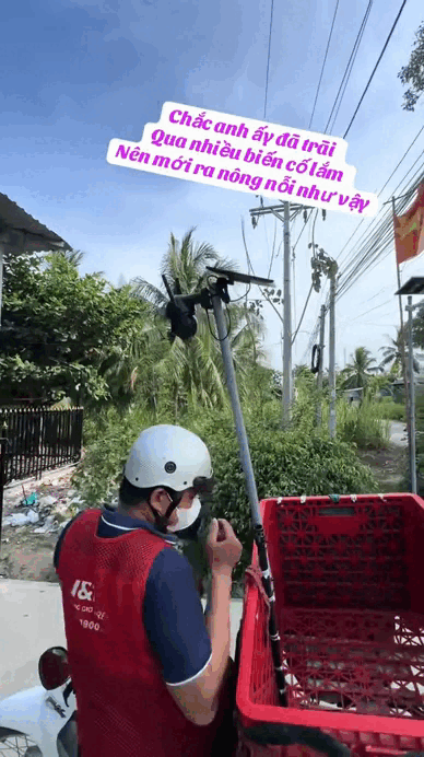 Nh&igrave;n chiếc xe giao h&agrave;ng của shipper, 1 triệu người thắc mắc: Anh ấy đ&atilde; trải qua những g&igrave;?- Ảnh 2.