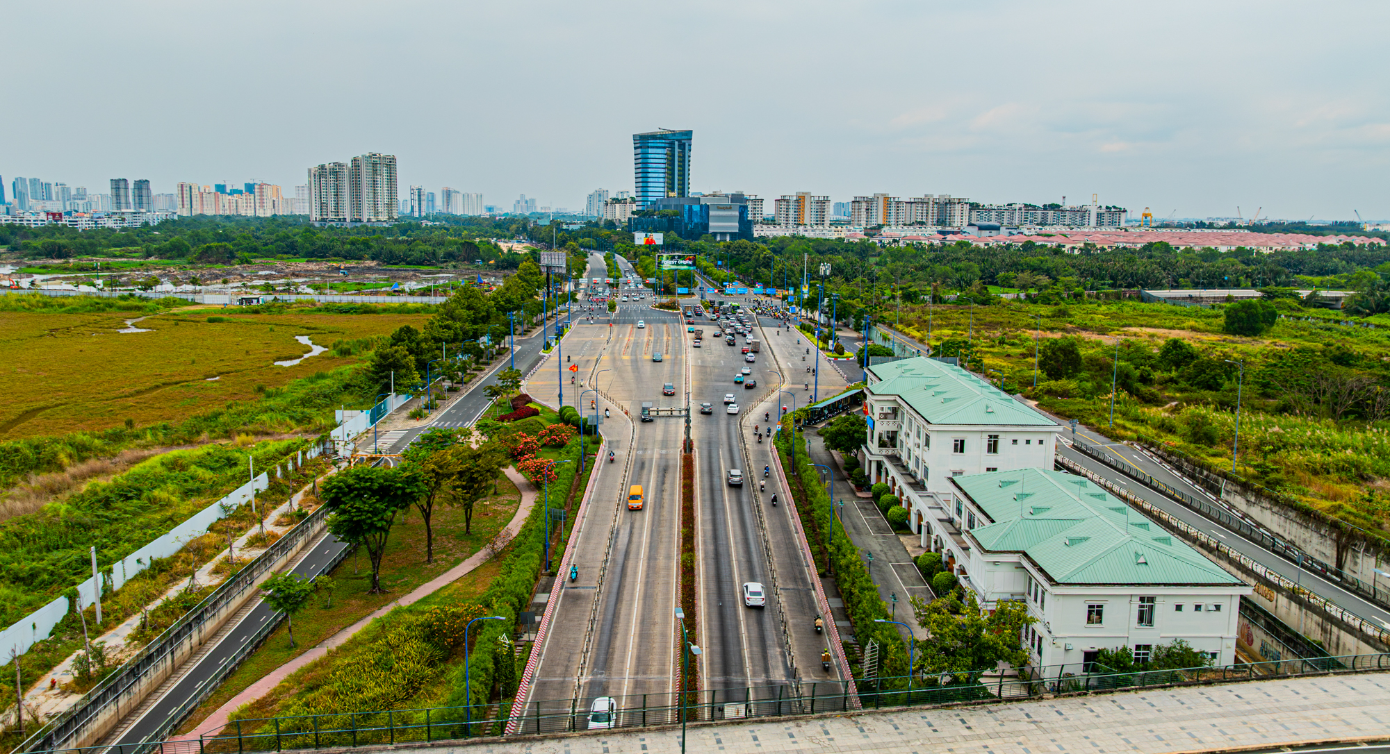 Khối b&ecirc; t&ocirc;ng nặng hơn 100.000 tấn xuy&ecirc;n qua l&ograve;ng s&ocirc;ng S&agrave;i G&ograve;n, mỗi ng&agrave;y &lsquo;g&aacute;nh&rsquo; hơn 300.000 &ocirc; t&ocirc;, xe m&aacute;y- Ảnh 5.