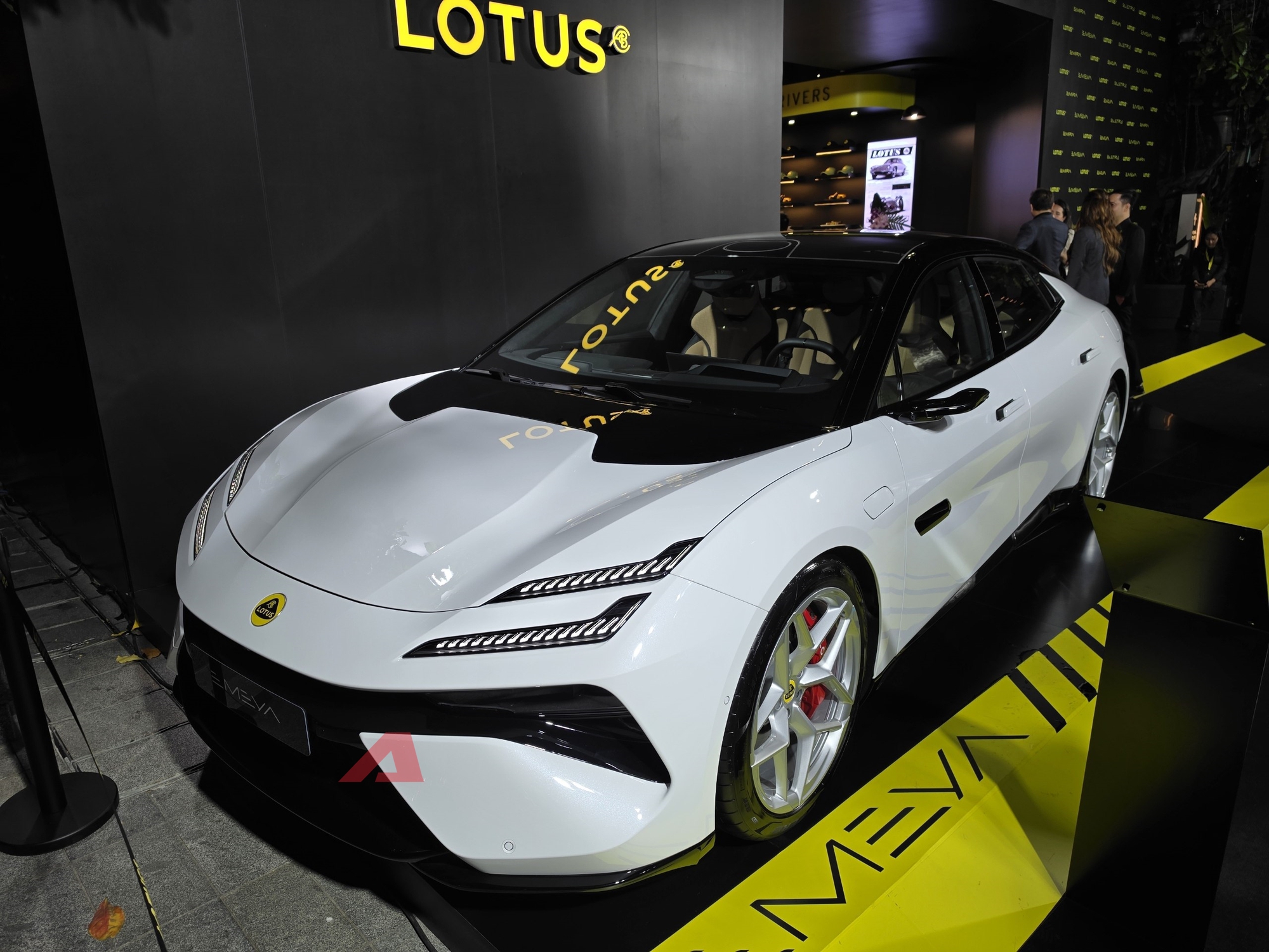 Lotus ra mắt Việt Nam: 4 mẫu, đắt nhất tới gần 13 tỷ, c&oacute; cả hypercar lần đầu đến ĐN&Aacute;- Ảnh 1.