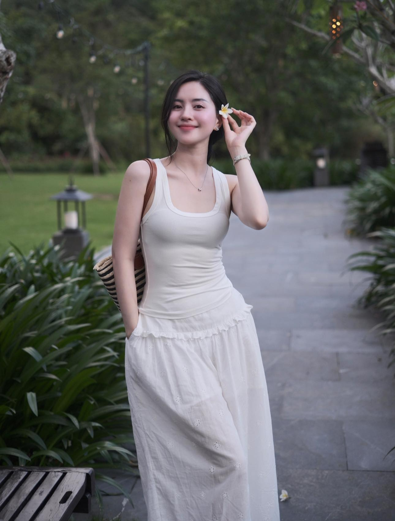 Lừa mẹ đi c&agrave; ph&ecirc;, đến nơi l&agrave; lễ b&agrave;n giao xe VF3: Kh&ocirc;ng nỡ để mẹ đi l&agrave;m 50km, con rể &ldquo;gia trưởng&rdquo; chốt qu&agrave; to- Ảnh 9.