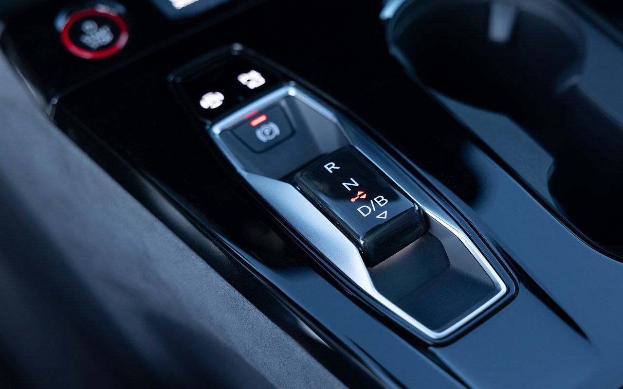 Audi S6 &uacute;p mở lần đầu ra mắt Việt Nam: D&aacute;ng Sportback chất chơi, mạnh hơn Porsche Taycan ti&ecirc;u chuẩn, đầy b&igrave;nh đủ chạy H&agrave; Nội - Huế- Ảnh 15.