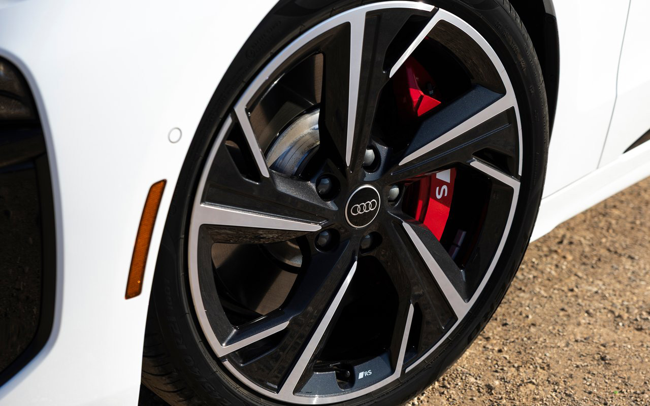 Audi S6 &uacute;p mở lần đầu ra mắt Việt Nam: D&aacute;ng Sportback chất chơi, mạnh hơn Porsche Taycan ti&ecirc;u chuẩn, đầy b&igrave;nh đủ chạy H&agrave; Nội - Huế- Ảnh 12.