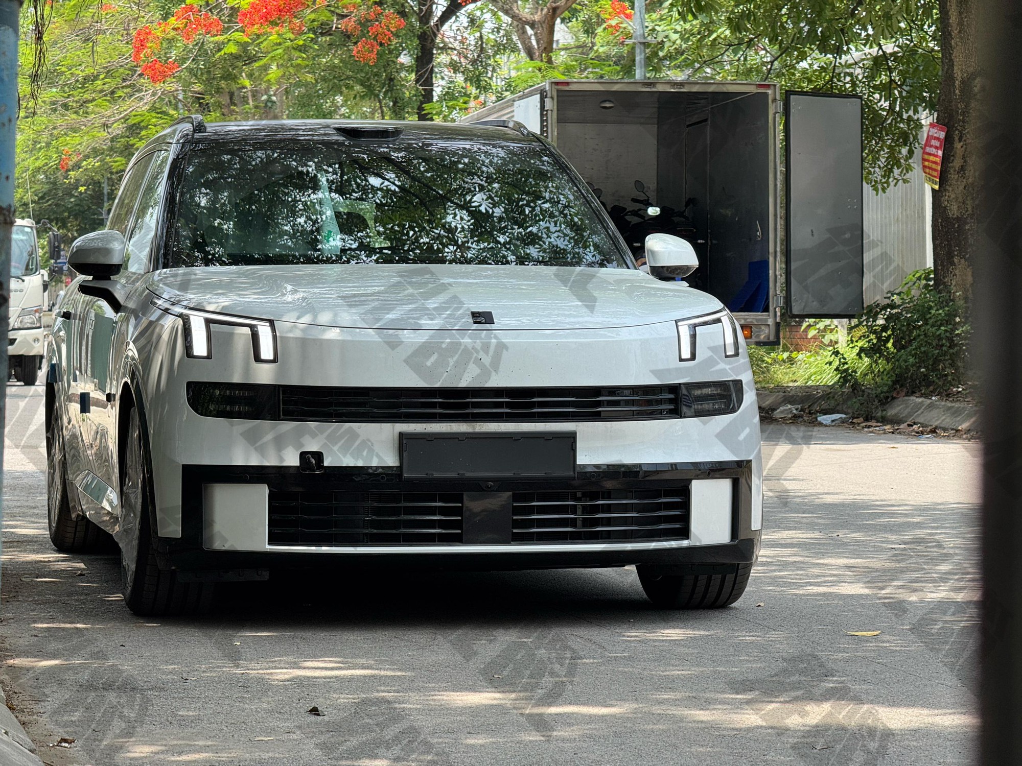 Lynk & Co 900 xuất hiện tr&ecirc;n đường phố Việt Nam: Bỏ một chi tiết so với xe trưng b&agrave;y, dễ l&agrave; bản thương mại sắp b&aacute;n ra thị trường- Ảnh 2.
