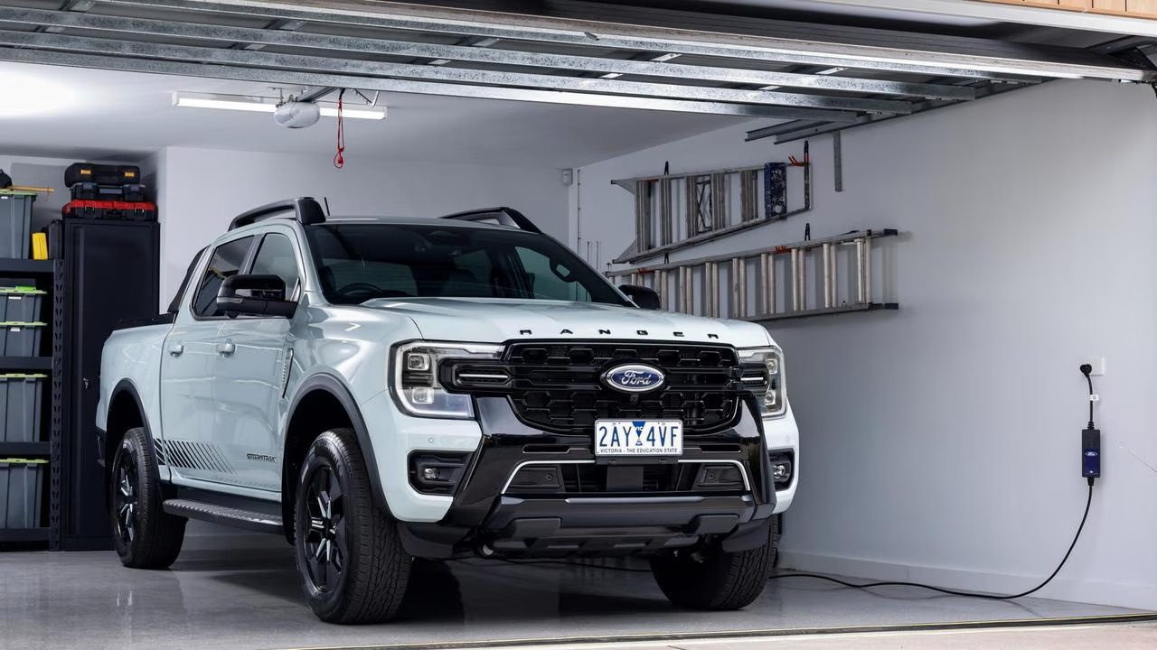 Ford Ranger PHEV giảm gi&aacute; quy đổi gần 200 triệu đồng tại thị trường cũng chuộng d&ograve;ng n&agrave;y như Việt Nam, rẻ hơn cả b&aacute;n tải Trung Quốc- Ảnh 2.