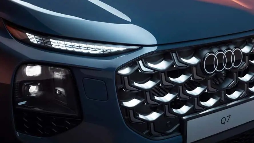 Audi Q7 thế hệ mới ra mắt: Thiết kế lột x&aacute;c, th&ecirc;m c&ocirc;ng nghệ đ&egrave;n ma trận, c&oacute; bản gần 600 m&atilde; lực mạnh nhất từ trước đến nay- Ảnh 2.
