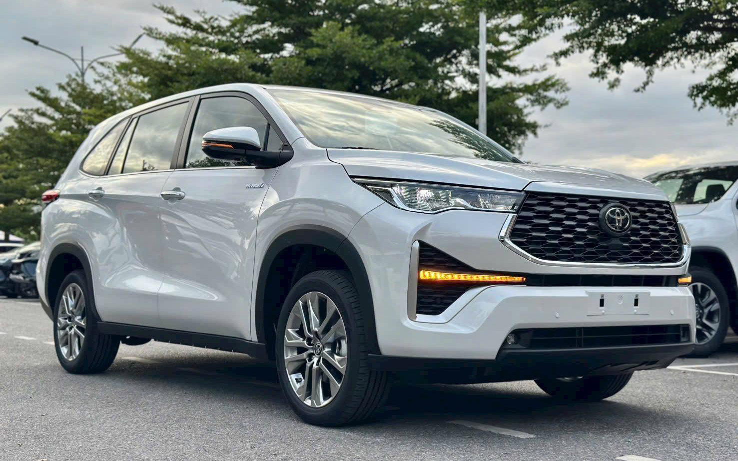 Toyota Innova Cross tụt dốc liên tục sau khi nắm ngôi 'vua doanh số' hybrid, Suzuki Swift bán chạy gấp 10, lập kỷ lục từ đầu năm- Ảnh 2. Toyota Innova Cross tụt dốc liên tục sau khi nắm ngôi 'vua doanh số' hybrid, Suzuki Swift bán chạy gấp 10, lập kỷ lục từ đầu năm- Ảnh 2.