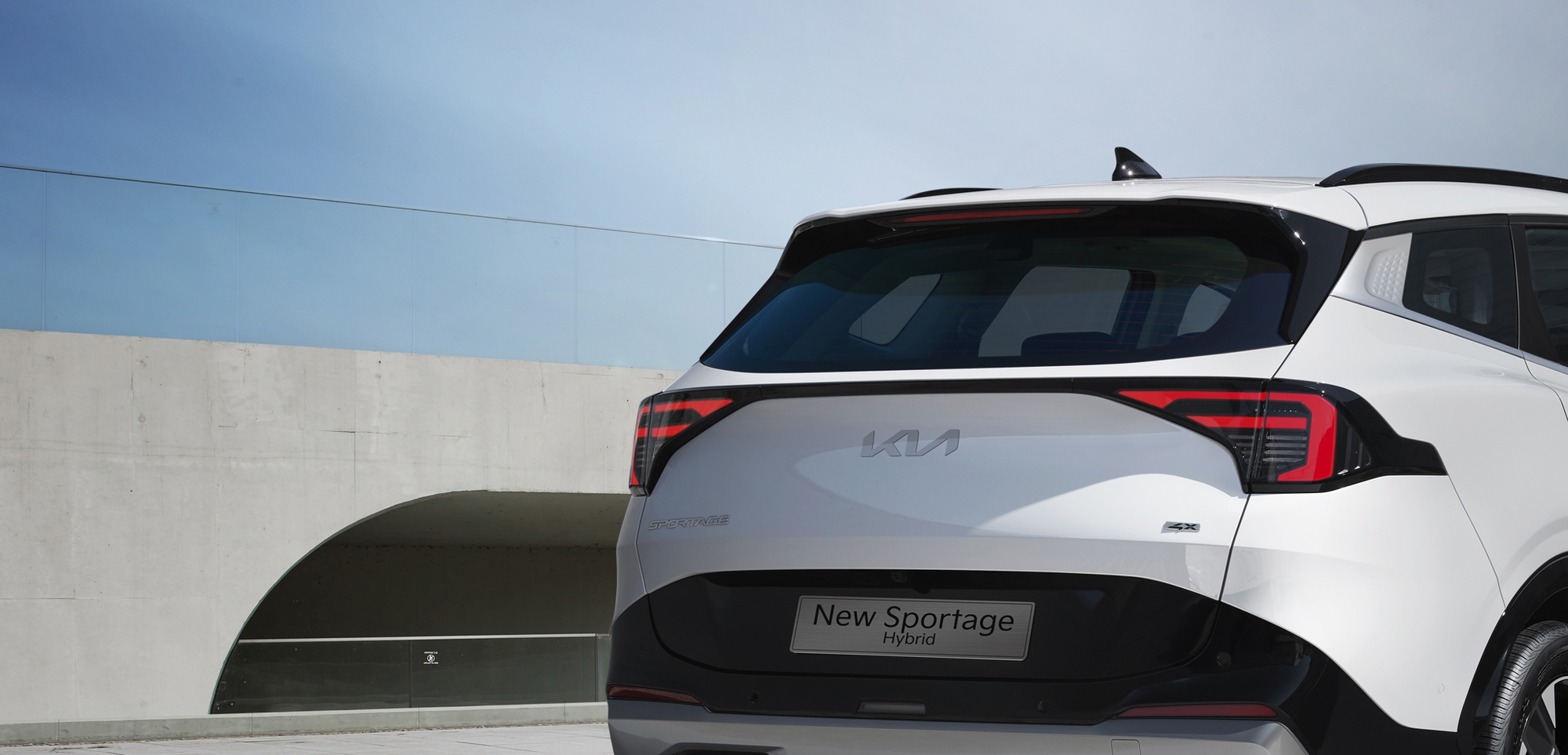 Ch&ecirc;nh nhiều nhất 100 triệu, ba phi&ecirc;n bản Kia Sportage HEV kh&aacute;c biệt ngần n&agrave;y trang bị: Bản 'base' nhưng lại kh&ocirc;ng 'base'- Ảnh 2.