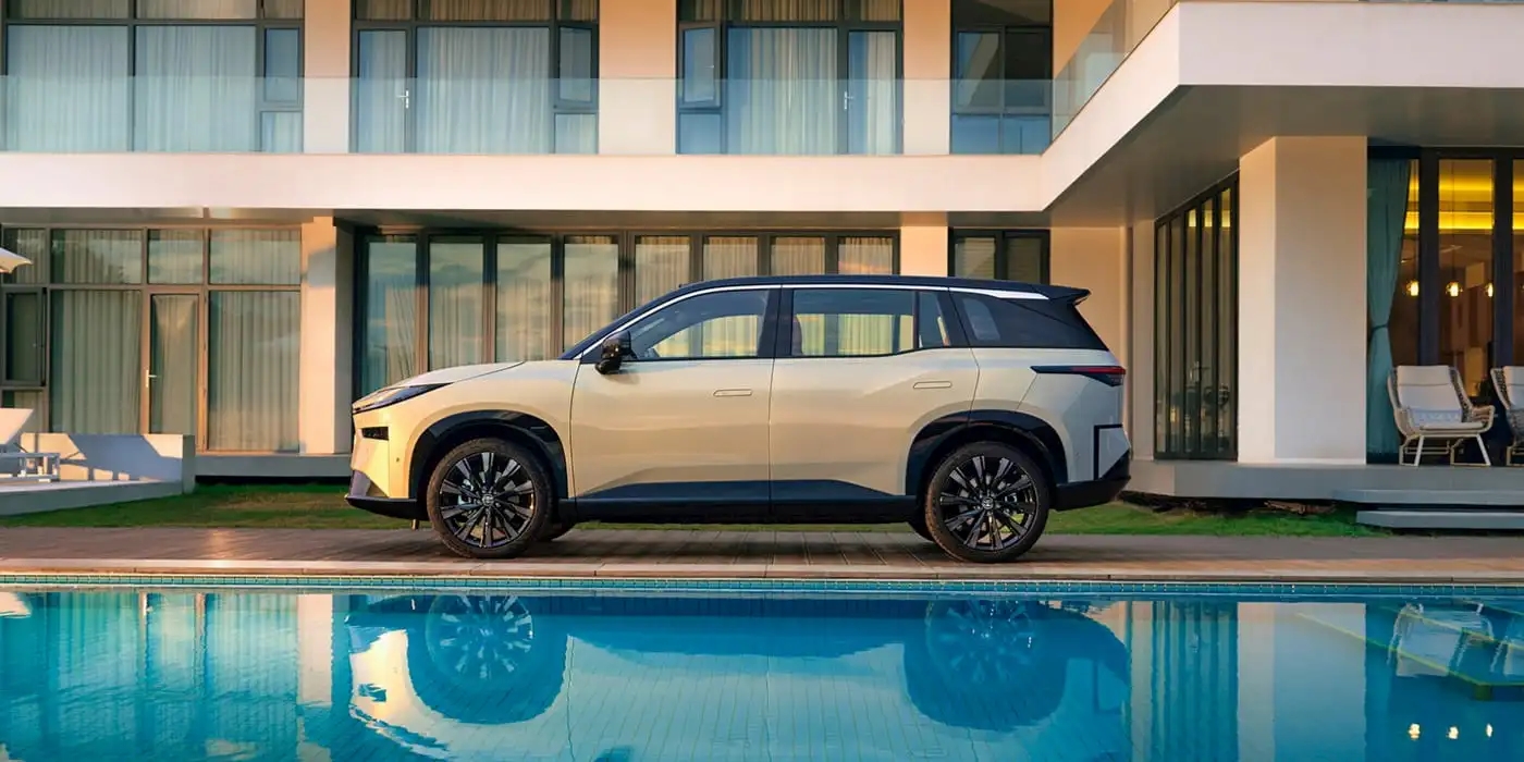 Chủ tịch Toyota thấy 'rất c&ocirc; đơn khi bảo vệ động cơ xăng dầu' - Ảnh 6.