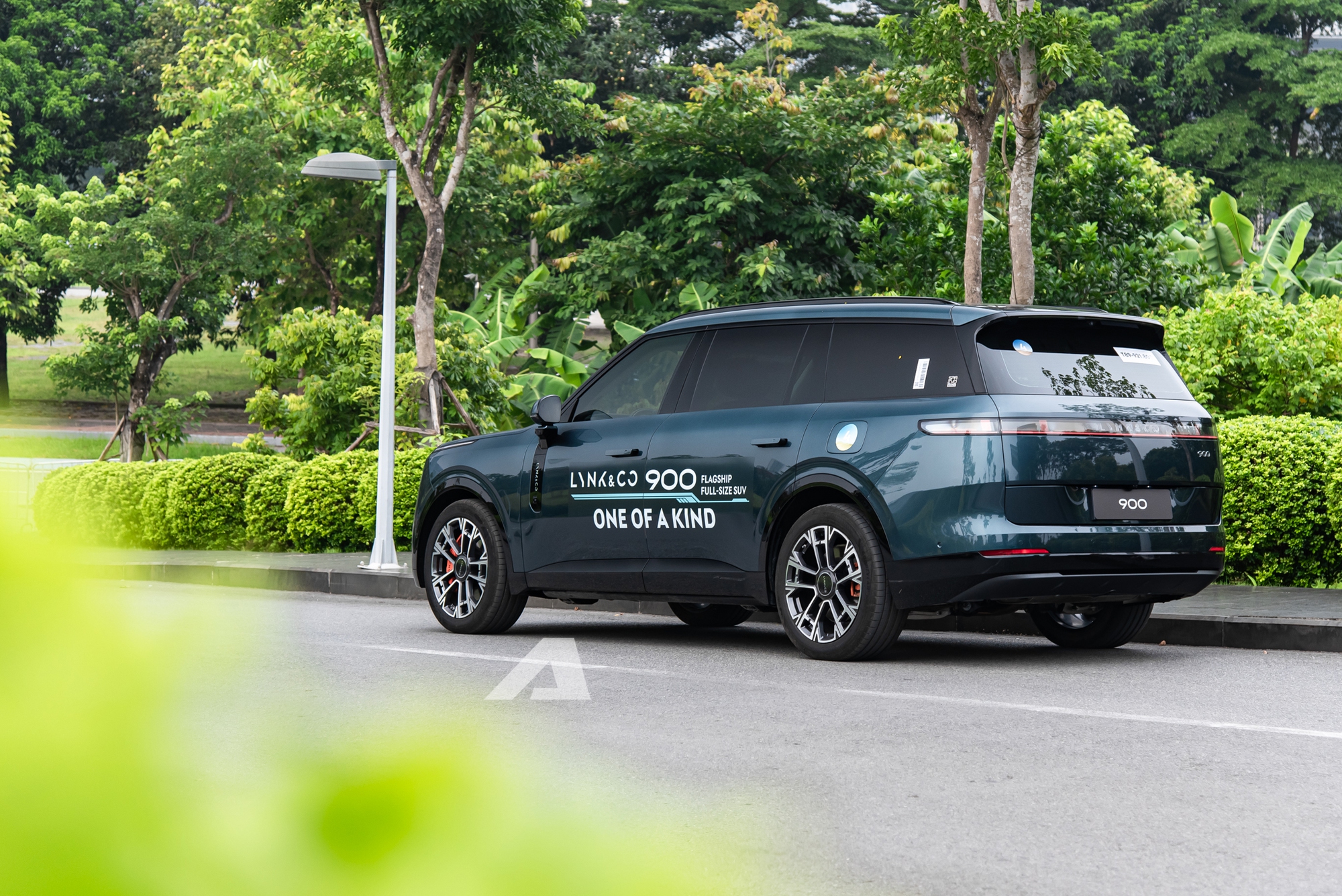Lynk & Co 900 ra mắt Việt Nam: Gi&aacute; 3,069 tỷ đồng, PHEV mạnh 708hp, 2 m&agrave;n h&igrave;nh 30 inch 6K, ghế xoay 180 độ - Ảnh 10.
