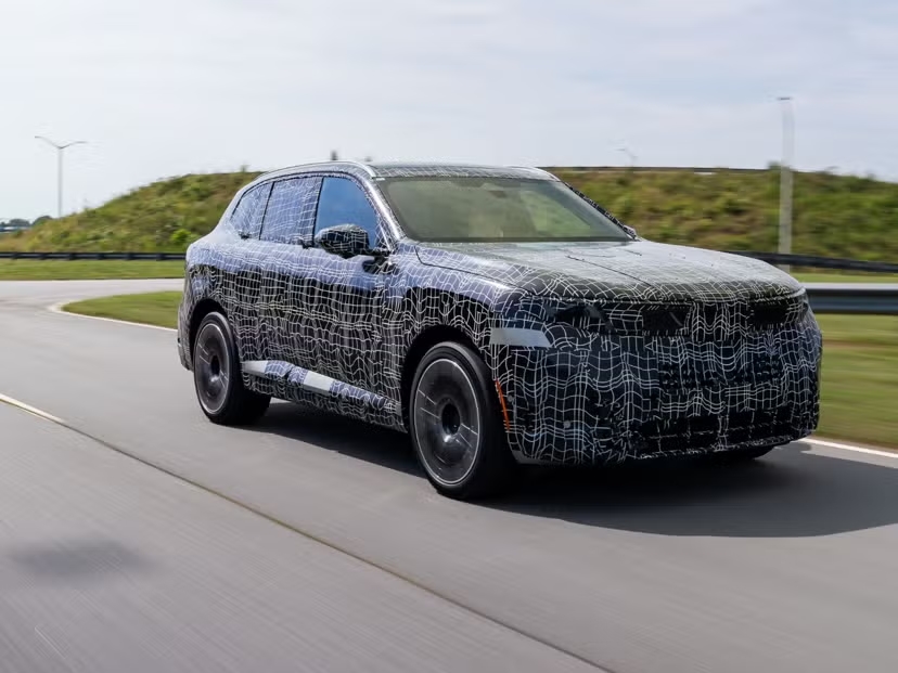 BMW X5 thế hệ mới có chi tiết gây tranh cãi như Ford Mustang Mach-E, lần đầu có động cơ không chạy bằng điện hay xăng - Ảnh 1.