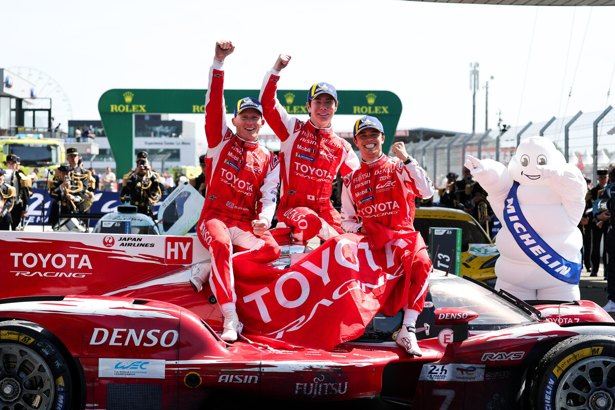 Toyota đ&aacute;nh bại Ferrari để v&ocirc; địch 24 Hours of Le Mans 2026 bất chấp xuất ph&aacute;t thấp chưa từng c&oacute; - Ảnh 1.