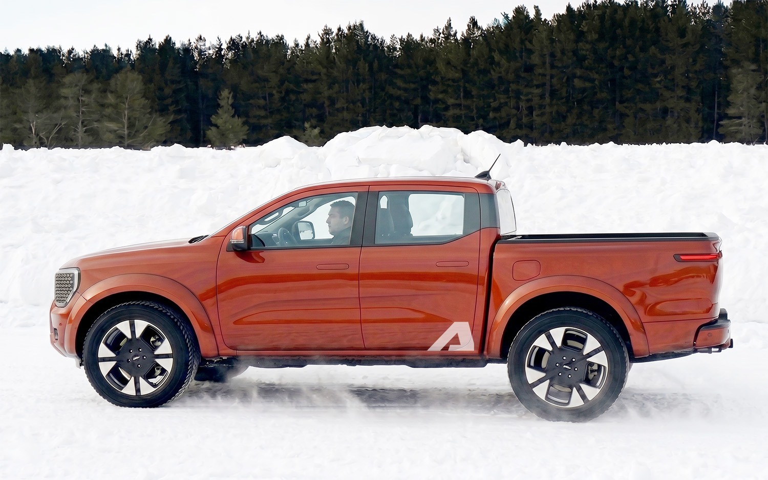 B&aacute;n tải Ford mới lần đầu c&oacute; video ch&iacute;nh thức: Nhỏ hơn Ranger, đầu ngắn, k&iacute;nh dốc, đang &lsquo;vắt kiệt sức&rsquo; chuẩn bị cho năm sau ra mắt - Ảnh 10.