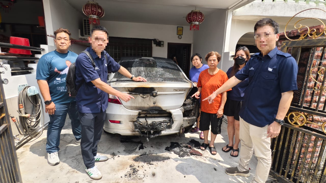 Ph&oacute;ng hỏa nh&agrave; con nợ xong, kẻ cho vay nặng l&atilde;i ph&aacute;t hiện nhầm nh&agrave; - Ảnh 1.
