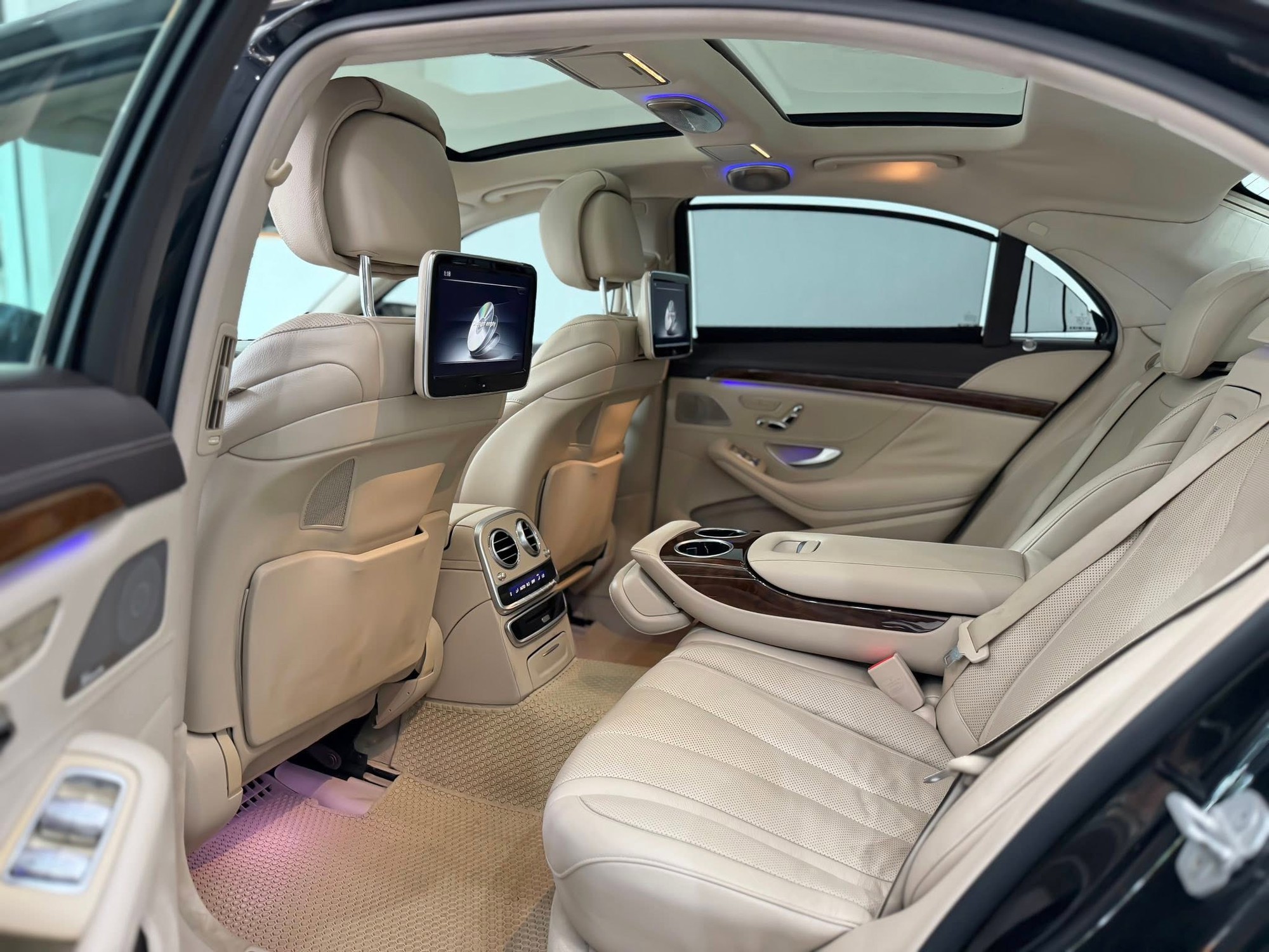 Rao Mercedes-Benz S-Class gi&aacute; hơn 1 tỷ đồng, người b&aacute;n khẳng định &lsquo;đẳng cấp như Maybach&rsquo; nhờ một loạt m&oacute;n đồ độ - Ảnh 13.