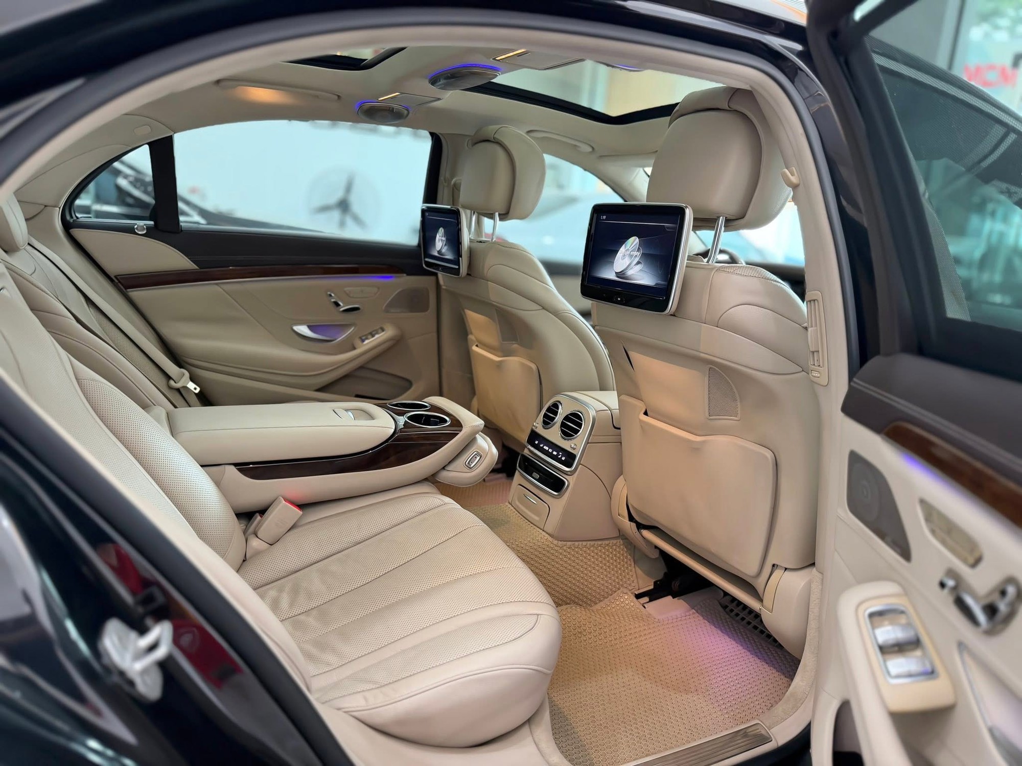 Rao Mercedes-Benz S-Class gi&aacute; hơn 1 tỷ đồng, người b&aacute;n khẳng định &lsquo;đẳng cấp như Maybach&rsquo; nhờ một loạt m&oacute;n đồ độ - Ảnh 15.