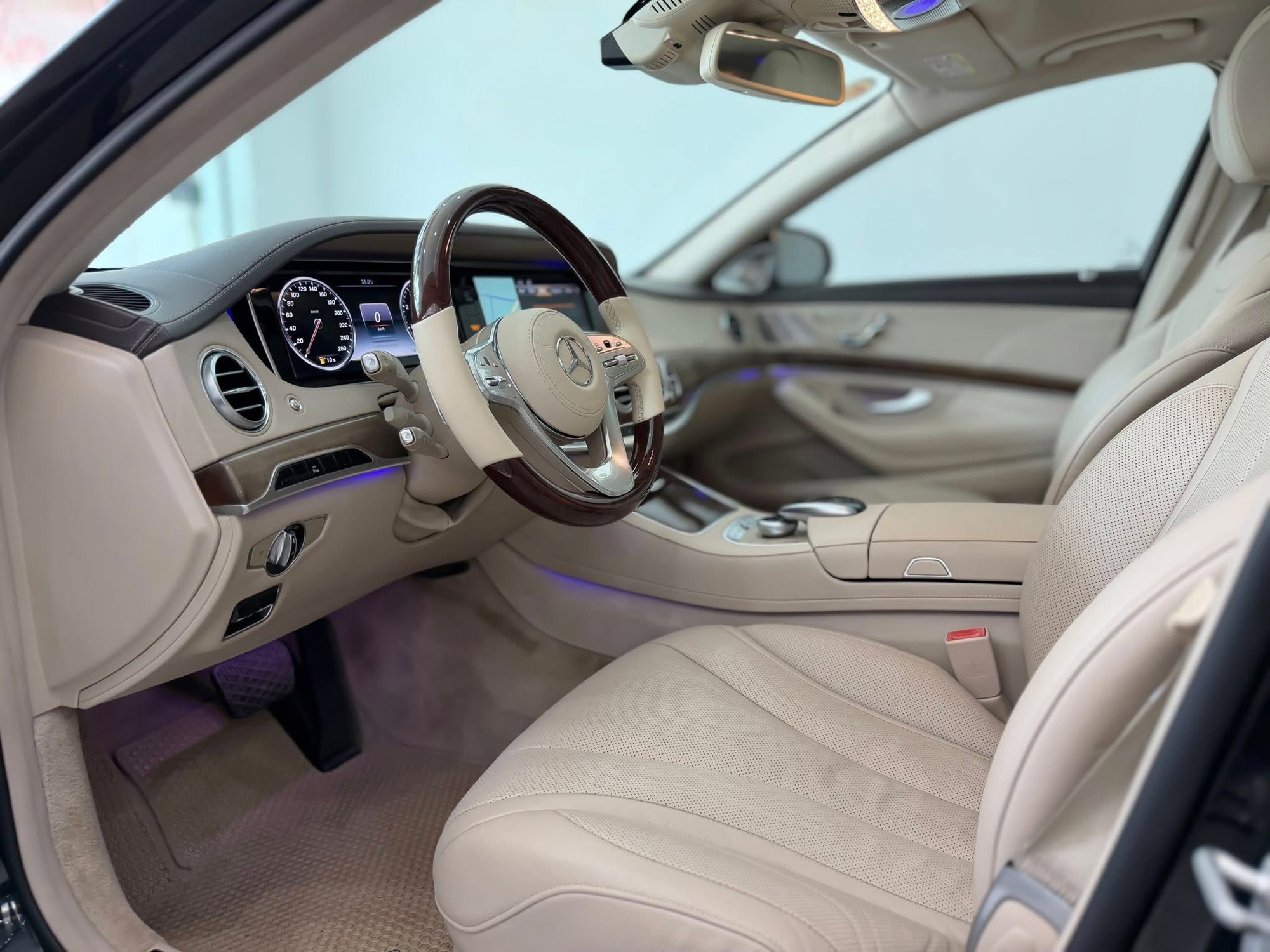 Rao Mercedes-Benz S-Class gi&aacute; hơn 1 tỷ đồng, người b&aacute;n khẳng định &lsquo;đẳng cấp như Maybach&rsquo; nhờ một loạt m&oacute;n đồ độ - Ảnh 12.