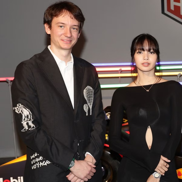 Lisa gi&agrave;u "ph&aacute;t sốc": Sở hữu BST 19 chiếc si&ecirc;u xe 196 tỷ, mua Ferrari - Porsche như mua b&oacute; rau ngo&agrave;i chợ - Ảnh 7.