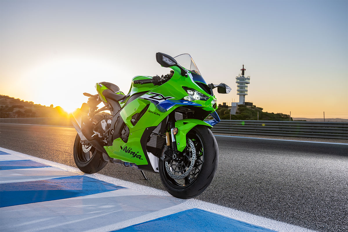 Kawasaki ZX-10R 2026 chốt gi&aacute; 549 triệu tại Việt Nam: Lắp c&aacute;nh gi&oacute; như xe đua MotoGP, rẻ nhất ph&acirc;n kh&uacute;c sportbike 1.000 cc, mức giảm gần bằng 1 chiếc VinFast Minio Green so với đời cũ - Ảnh 6.