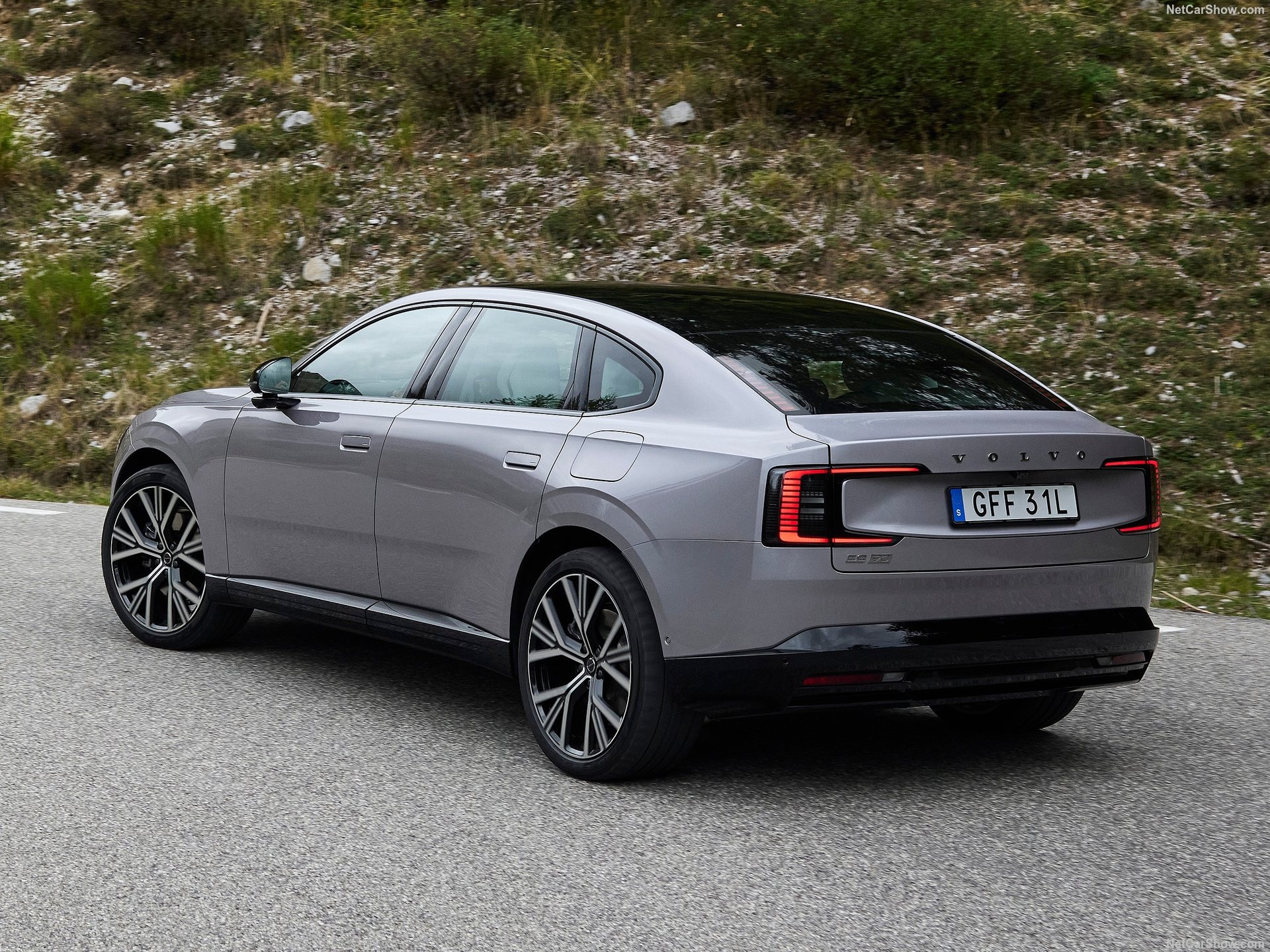 Bộ đ&ocirc;i Volvo EX90 v&agrave; ES90 sắp về VN: Dự kiến ra mắt cuối năm, sạc đầy đi  700 km, m&agrave;n h&igrave;nh trung t&acirc;m 14,5 inch
