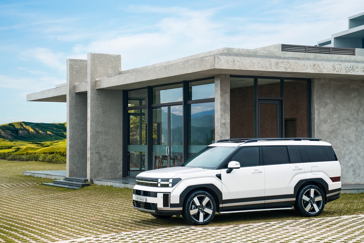 Hyundai giữ &lsquo;chuỗi&rsquo; ưu đ&atilde;i s&acirc;u: Santa Fe vẫn giảm 220 triệu đồng, Stargazer rẻ ngang xe hạng A- Ảnh 1.