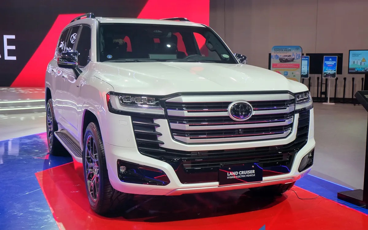 Đại l&yacute; b&aacute;o Toyota Land Cruiser hybrid ra mắt Việt Nam trong th&aacute;ng 9, kh&aacute;ch muốn nhận xe sớm phải trả th&ecirc;m gần 900 triệu đồng - Ảnh 3.