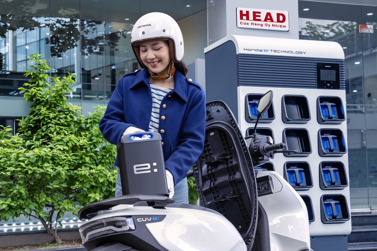 Bộ đ&ocirc;i Honda CUV e: v&agrave; UC3 mở b&aacute;n tại Việt Nam: Gi&aacute; từ 45 triệu, c&oacute; trạm đổi pin lẫn sạc nhanh, tăng tốc như xe xăng 160cc- Ảnh 8.