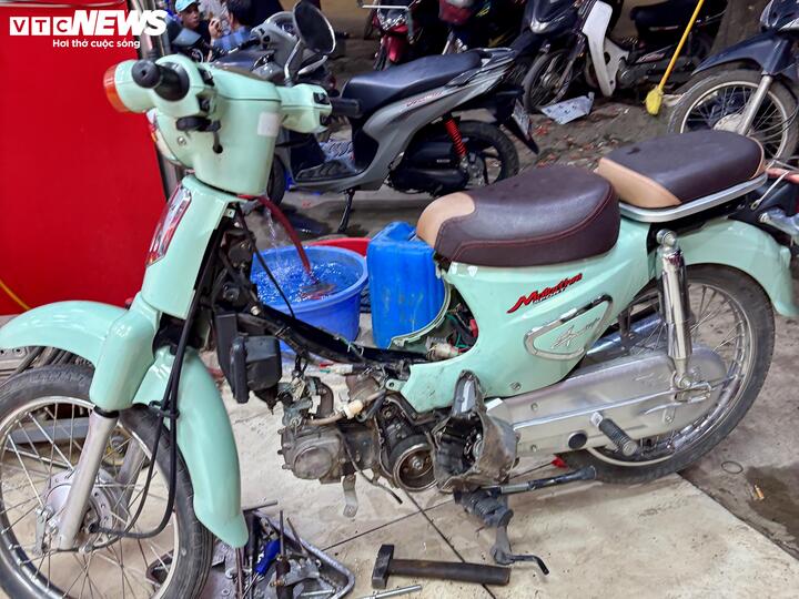 Kh&aacute;ch chịu chi tiền bảo dưỡng xe chạy xăng E10, thợ sửa xe hốt bạc- Ảnh 3.