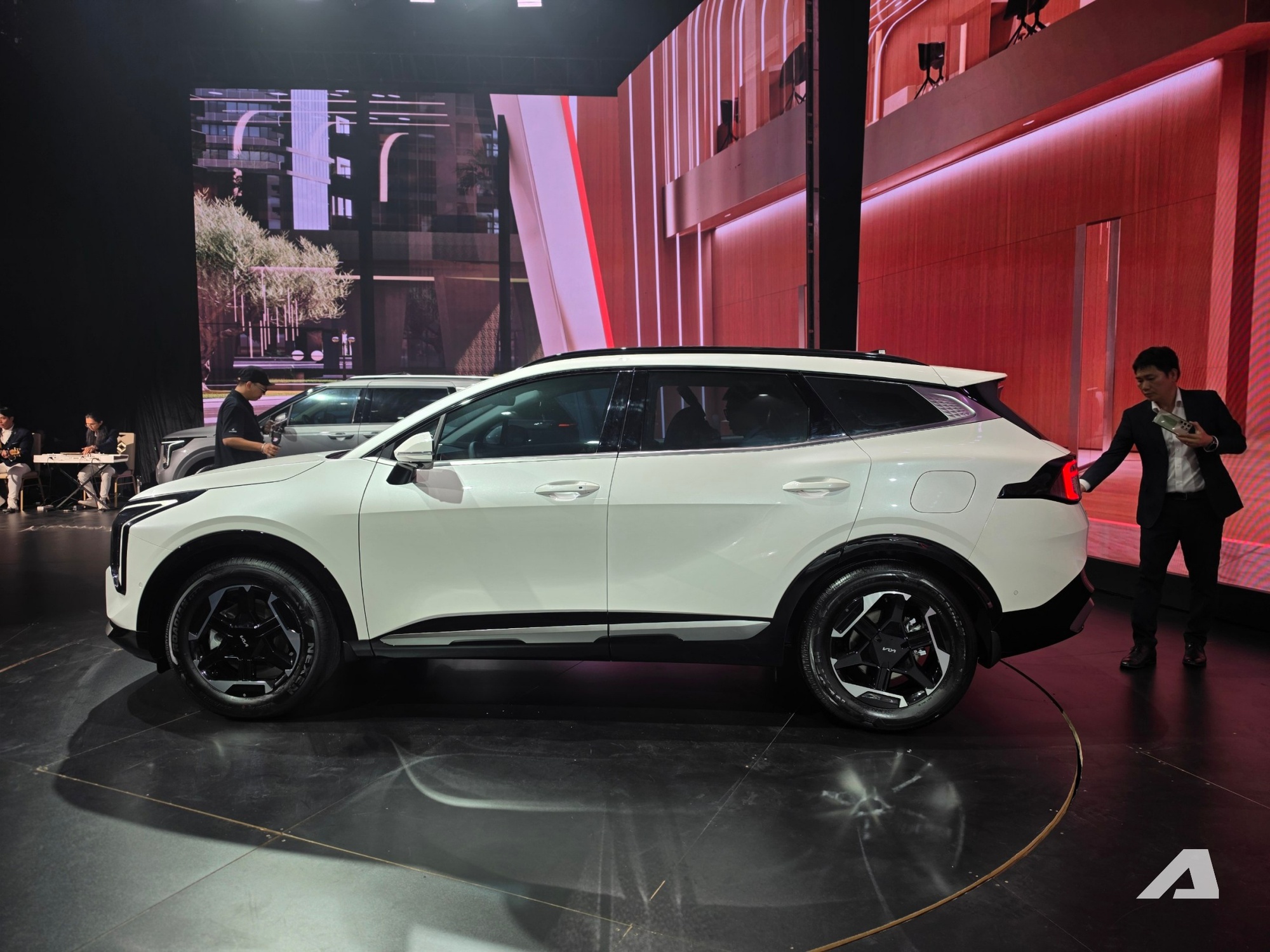 Sờ tận tay Kia Sportage 2026 vừa xuất hiện tại Việt Nam: Thiết kế long lanh, bắt mắt hơn, động cơ hybrid cạnh tranh CR-V