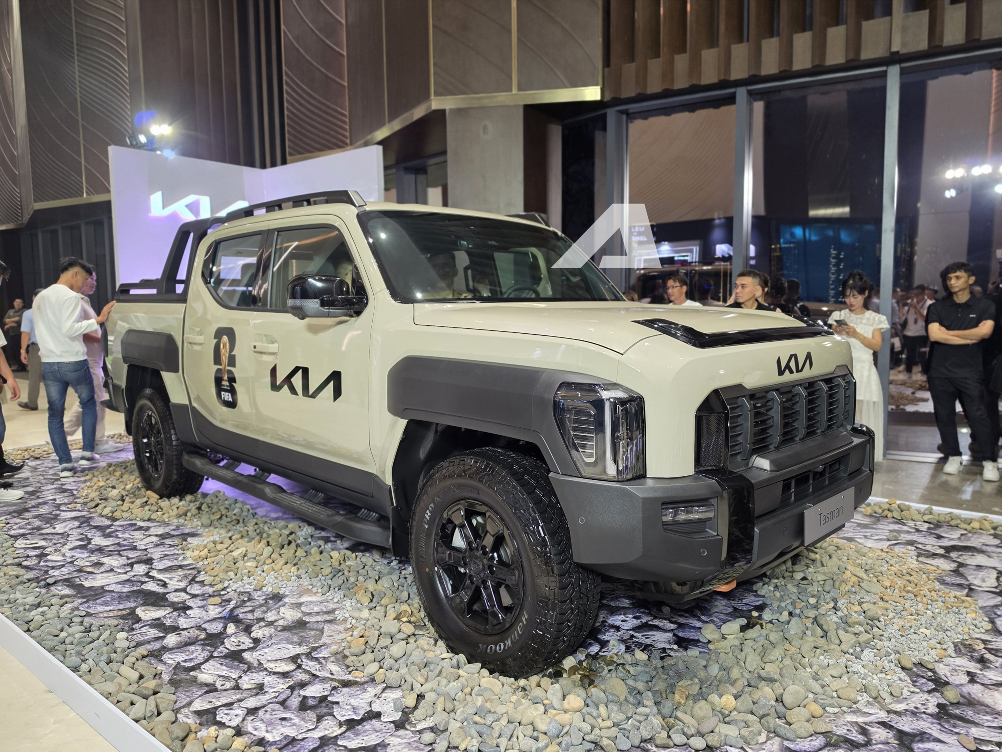 Xem thực tế Kia Tasman tại Việt Nam: Phiên bản cao cấp, động cơ xăng, chỉ chờ giá cạnh tranh Ranger- Ảnh 1. Xem thực tế Kia Tasman tại Việt Nam: Phiên bản cao cấp, động cơ xăng, chỉ chờ giá cạnh tranh Ranger- Ảnh 1.