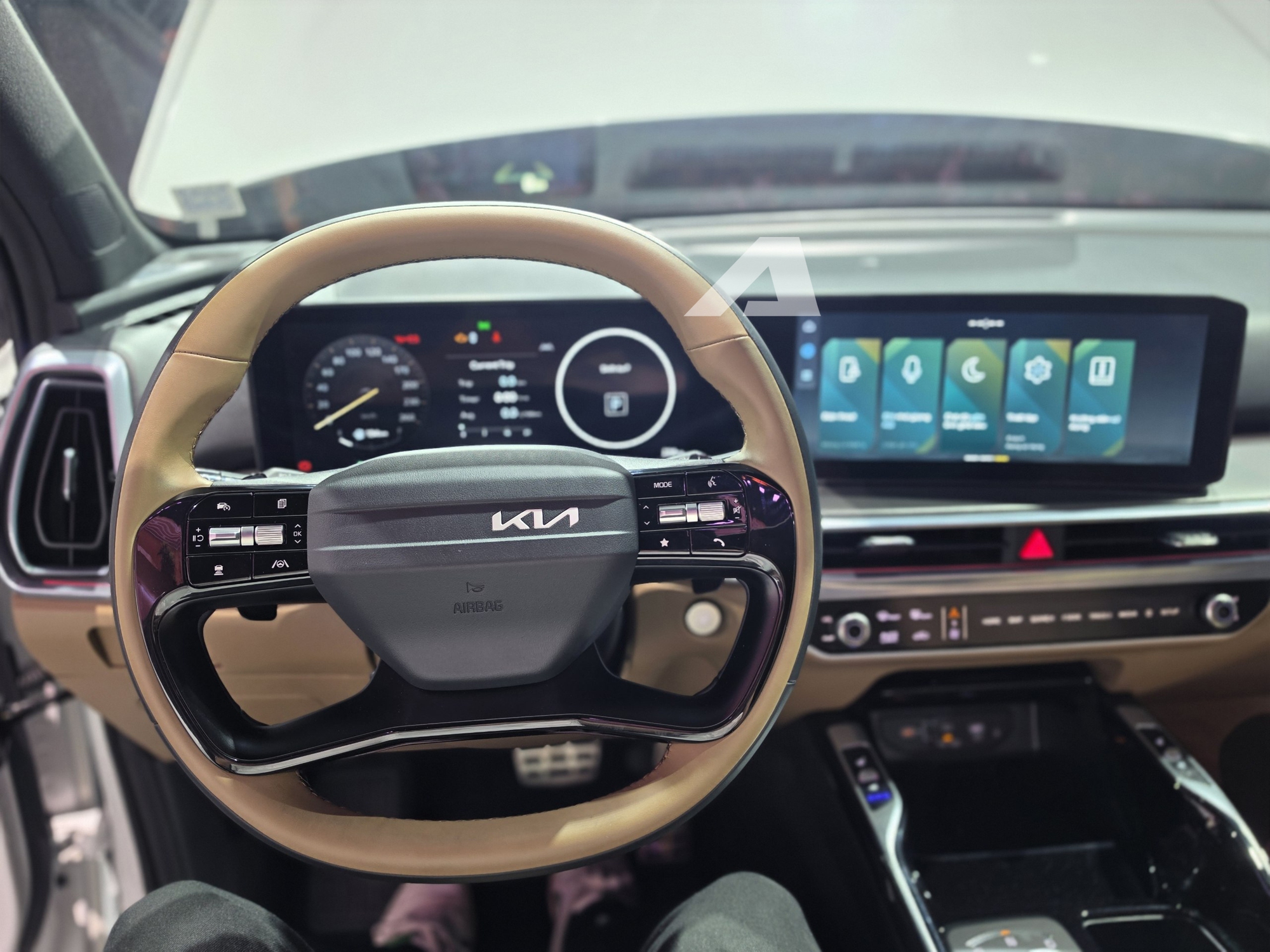 Kia Sorento thêm bản mới tại VIệt Nam: Mâm nhỏ hơn, gương điện tử, động cơ hybrid cạnh tranh Santa Fe- Ảnh 9. Kia Sorento thêm bản mới tại VIệt Nam: Mâm nhỏ hơn, gương điện tử, động cơ hybrid cạnh tranh Santa Fe- Ảnh 9.
