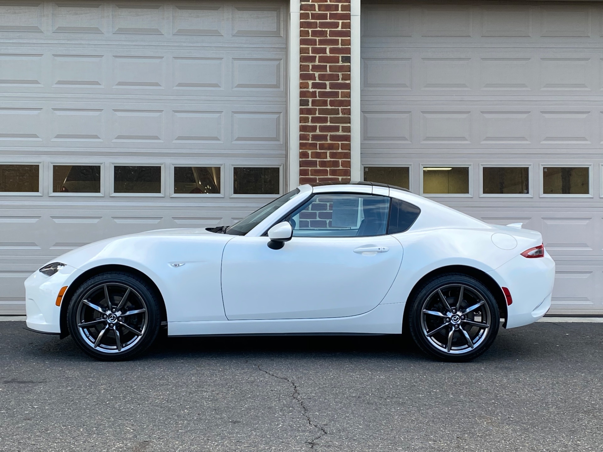 Mazda MX-5 RF nhận cọc tại Việt Nam: Gi&aacute; dự kiến dưới 1,5 tỷ đồng, d&aacute;ng Targa s&agrave;nh điệu- Ảnh 4.