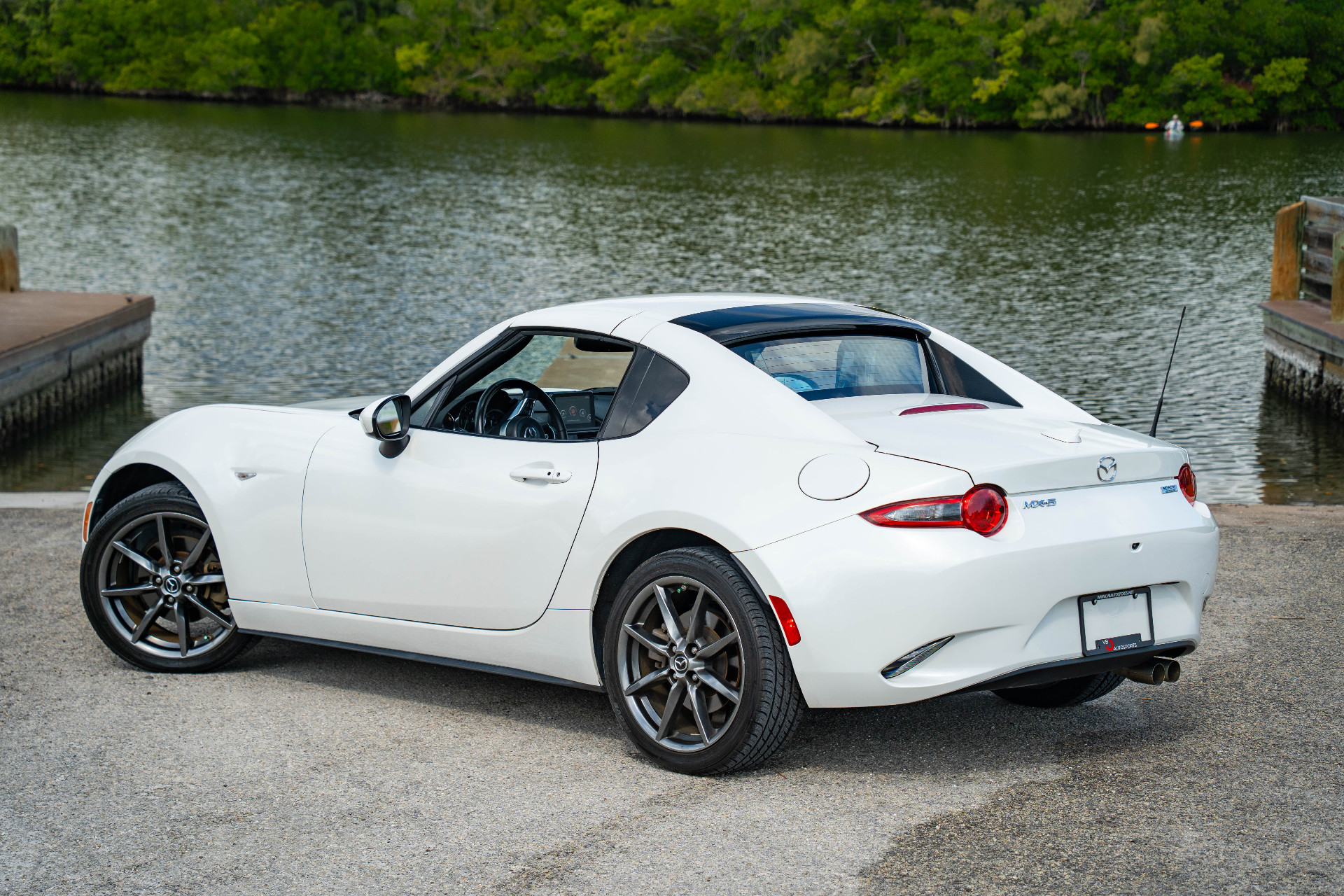 Mazda MX-5 RF nhận cọc tại Việt Nam: Gi&aacute; dự kiến dưới 1,5 tỷ đồng, d&aacute;ng Targa s&agrave;nh điệu- Ảnh 2.