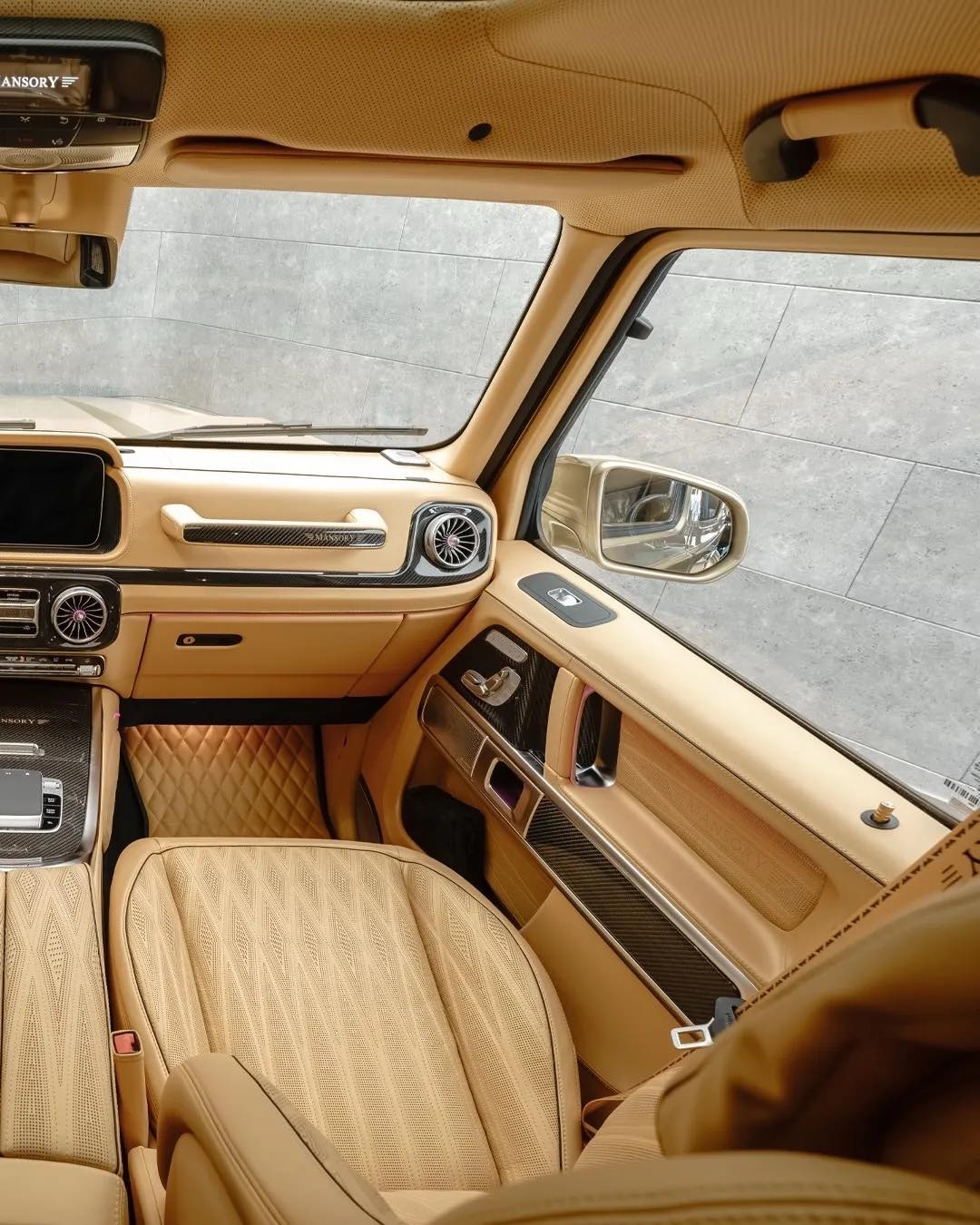 Ngắm bản độ Mansory Mercedes-AMG G63 d&aacute;t v&agrave;ng kiểu Dubai, c&ocirc;ng suất 820 m&atilde; lực- Ảnh 3.