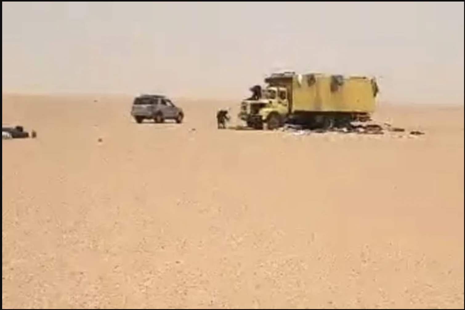 Vụ hỏng xe giữa sa mạc Sahara: 49 người tử vong v&igrave; kh&aacute;t nước- Ảnh 3.