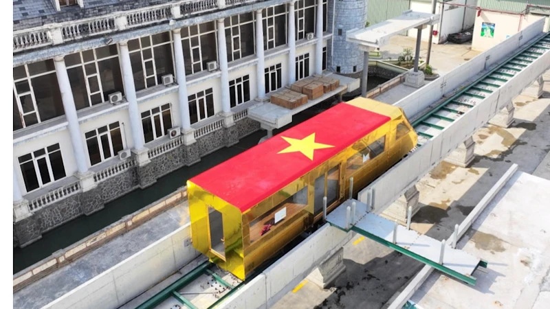 Việt Nam vừa c&oacute; đo&agrave;n t&agrave;u d&aacute;t v&agrave;ng được chạy thử dưới l&ograve;ng đất, thiết kế chở được 80 kh&aacute;ch- Ảnh 1.