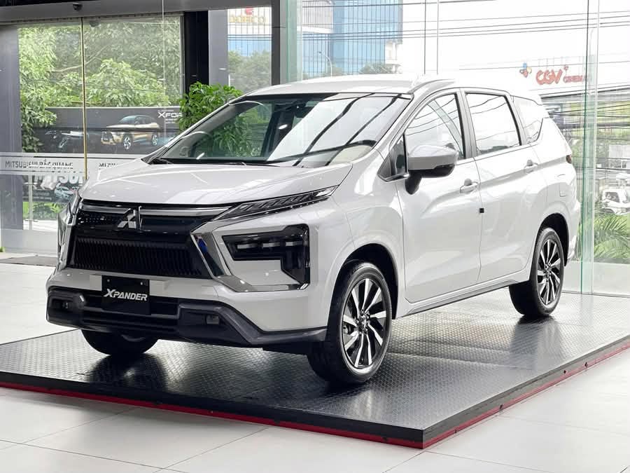 Toyota Veloz Cross trả 'ng&ocirc;i vương' xe b&aacute;n chạy nhất th&aacute;ng cho Mitsubishi Xpander: C&aacute;ch biệt hơn 400 xe, cộng dồn cả năm l&ecirc;n tới hơn 2.200 xe- Ảnh 1.
