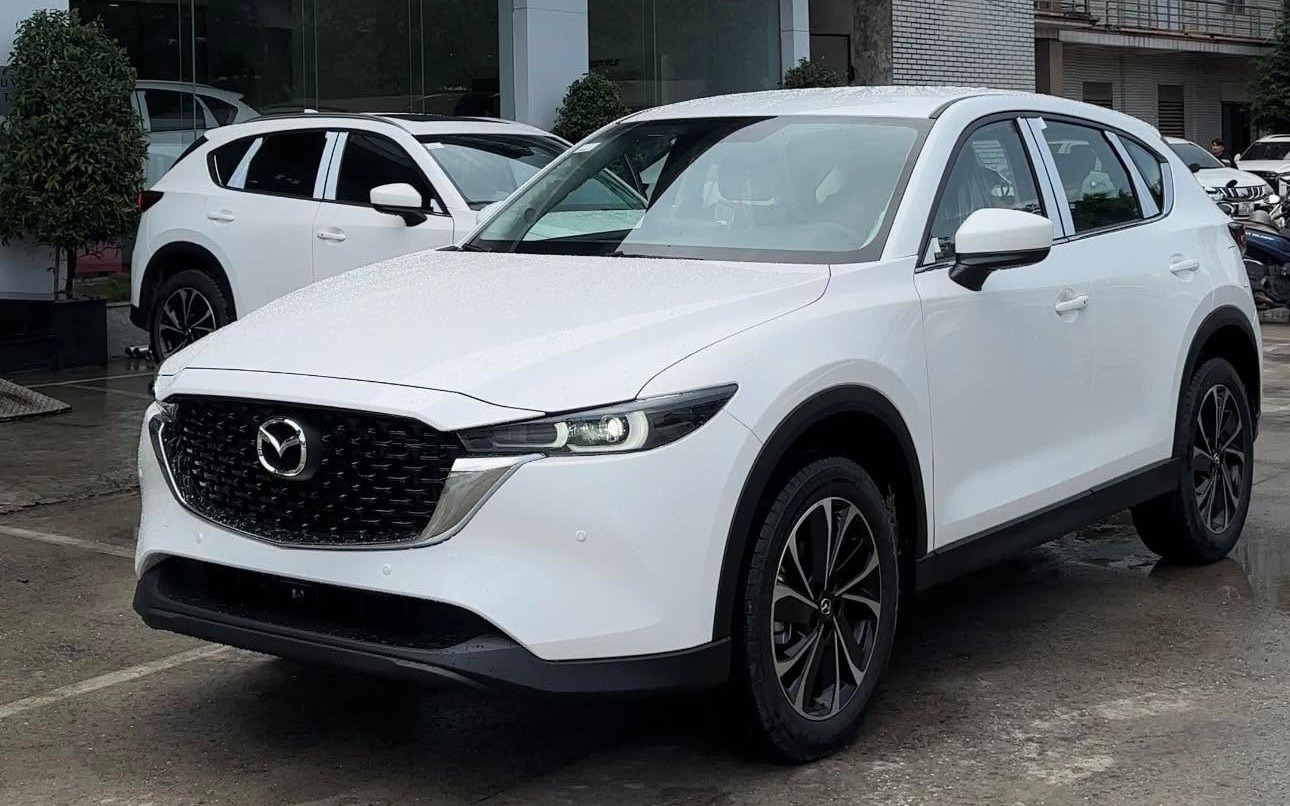Ph&acirc;n kh&uacute;c C-SUV đua nhau giảm gi&aacute;: Mazda CX-5 tạo 'đ&aacute;y' mới, Subaru Forester giảm hơn 300 triệu, xe Trung Quốc kh&ocirc;ng nằm ngo&agrave;i cuộc chơi- Ảnh 1.