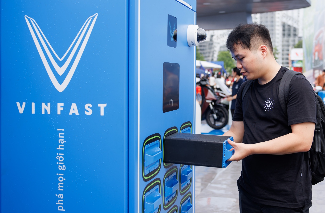 Chạy dịch vụ bằng VinFast Feliz II, tài xế chấm ngay điểm “ăn tiền”: Chi phí nhẹ, đổi pin nhanh- Ảnh 2. Chạy dịch vụ bằng VinFast Feliz II, tài xế chấm ngay điểm “ăn tiền”: Chi phí nhẹ, đổi pin nhanh- Ảnh 2.