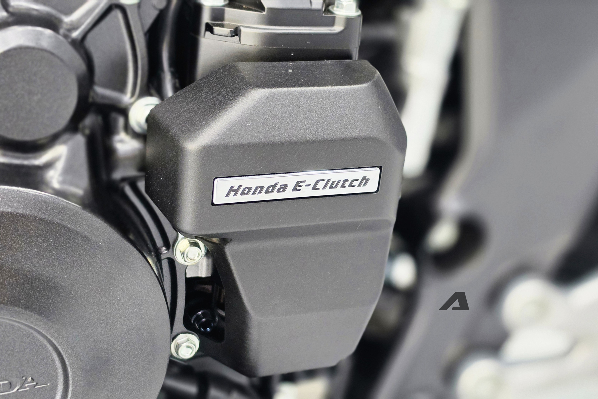 Hàng hiếm Honda CB500 Super Four về Việt Nam: 'Cháy' hàng trước khi mở bán, chạy phố như xe tay ga với công nghệ ly hợp điện tử, giá ngang xe 650 cc chính hãng - Ảnh 6.