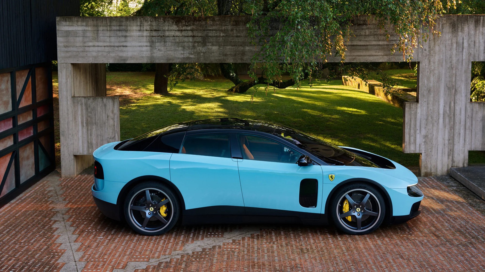 Sếp Ferrari ngỡ ng&agrave;ng trước phản ứng của thị trường với si&ecirc;u xe mới d&ugrave; đ&atilde; chuẩn bị tinh thần từ trước - Ảnh 1.